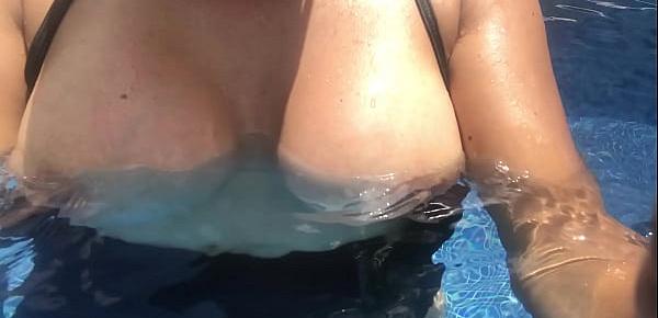  Flashing tits in public pool at Cancun Mexico, Mexican exhibicionist milf teacher nude in public.